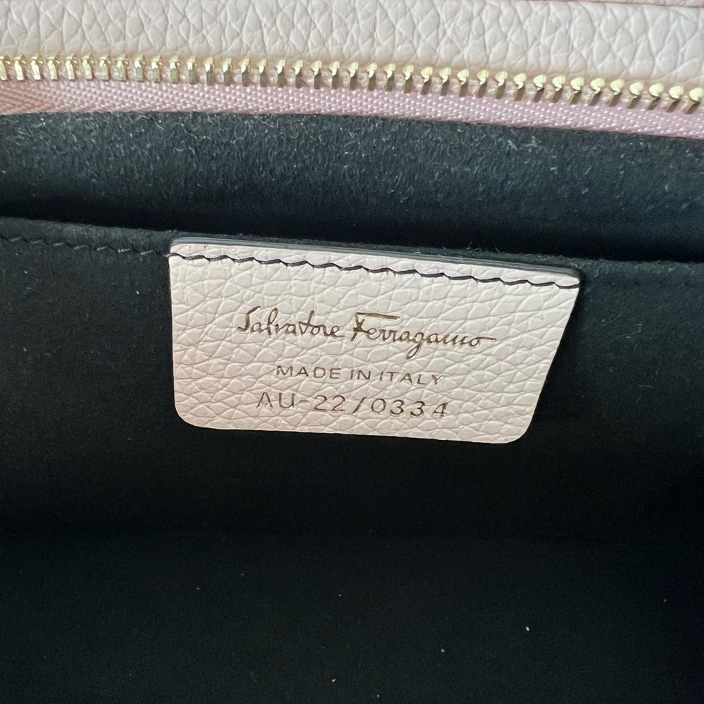 NWOT Ferragamo Gancini Leather Clutch Bag w/ Strap - Picture 7 of 16